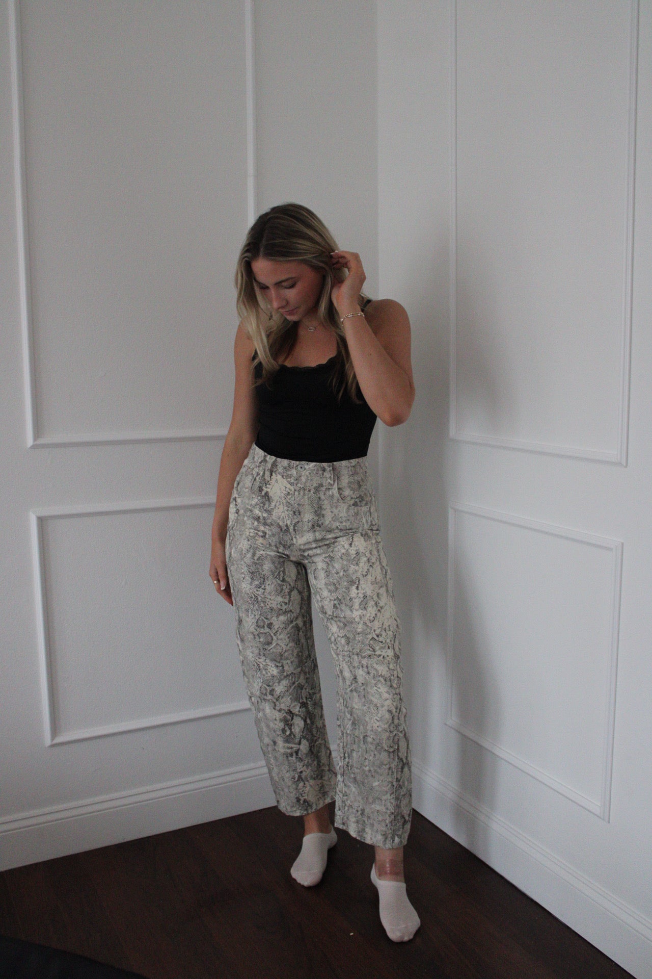 Snake Chic Barrel Jeans